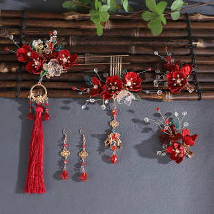 红色古风头饰中式秀禾新娘发簪新款结婚饰品绒花流苏婚礼发饰配饰