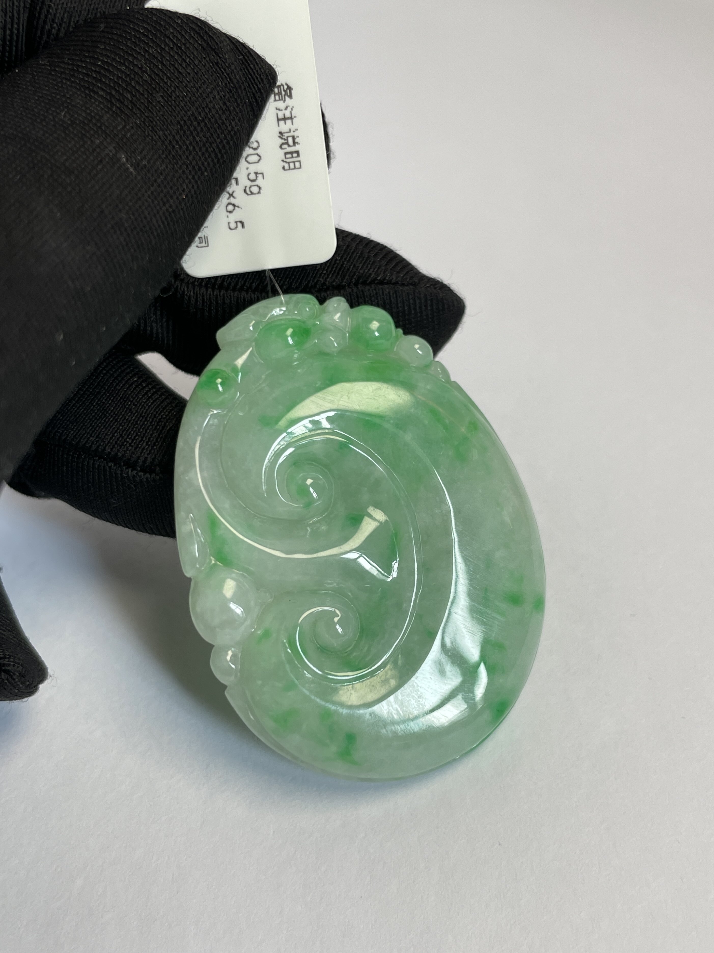 上语 | 实体批发天然翡翠飘绿梅花大如意毛衣链如意翡翠坠缅料