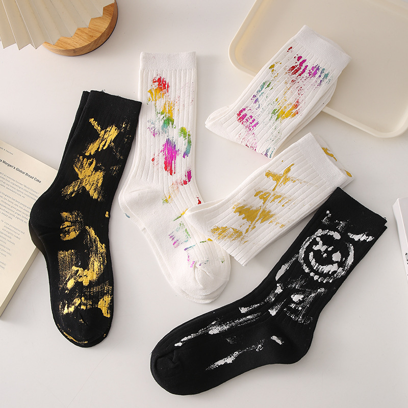 袜子男女ins潮流纯棉中筒袜韩版百搭彩色涂鸦情侣白色运动袜批发