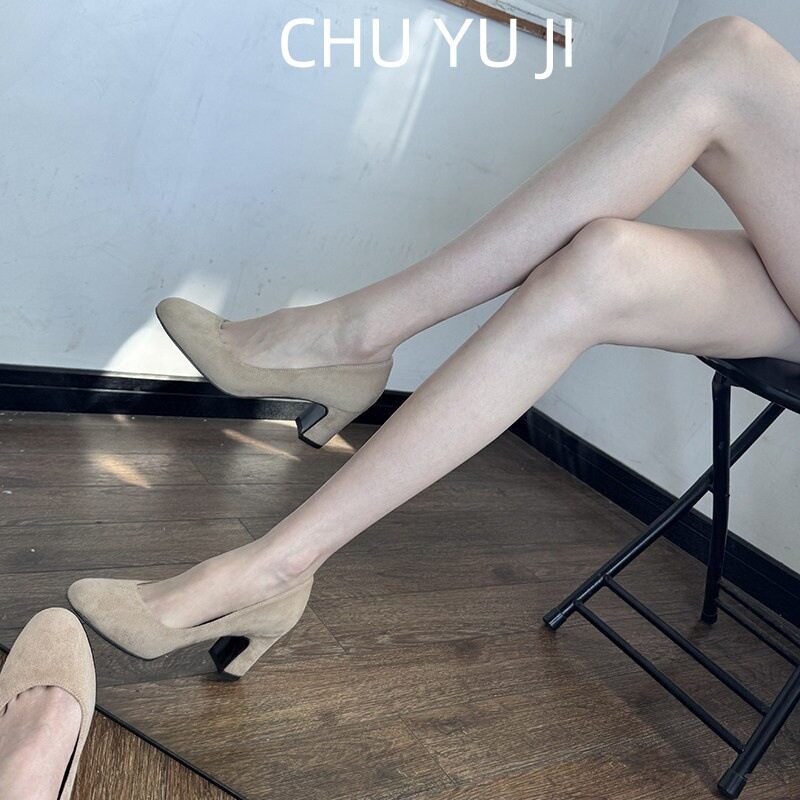 通勤女鞋初遇季圆头粗跟小高跟鞋女2025新款冬裸色绝美小个子法式