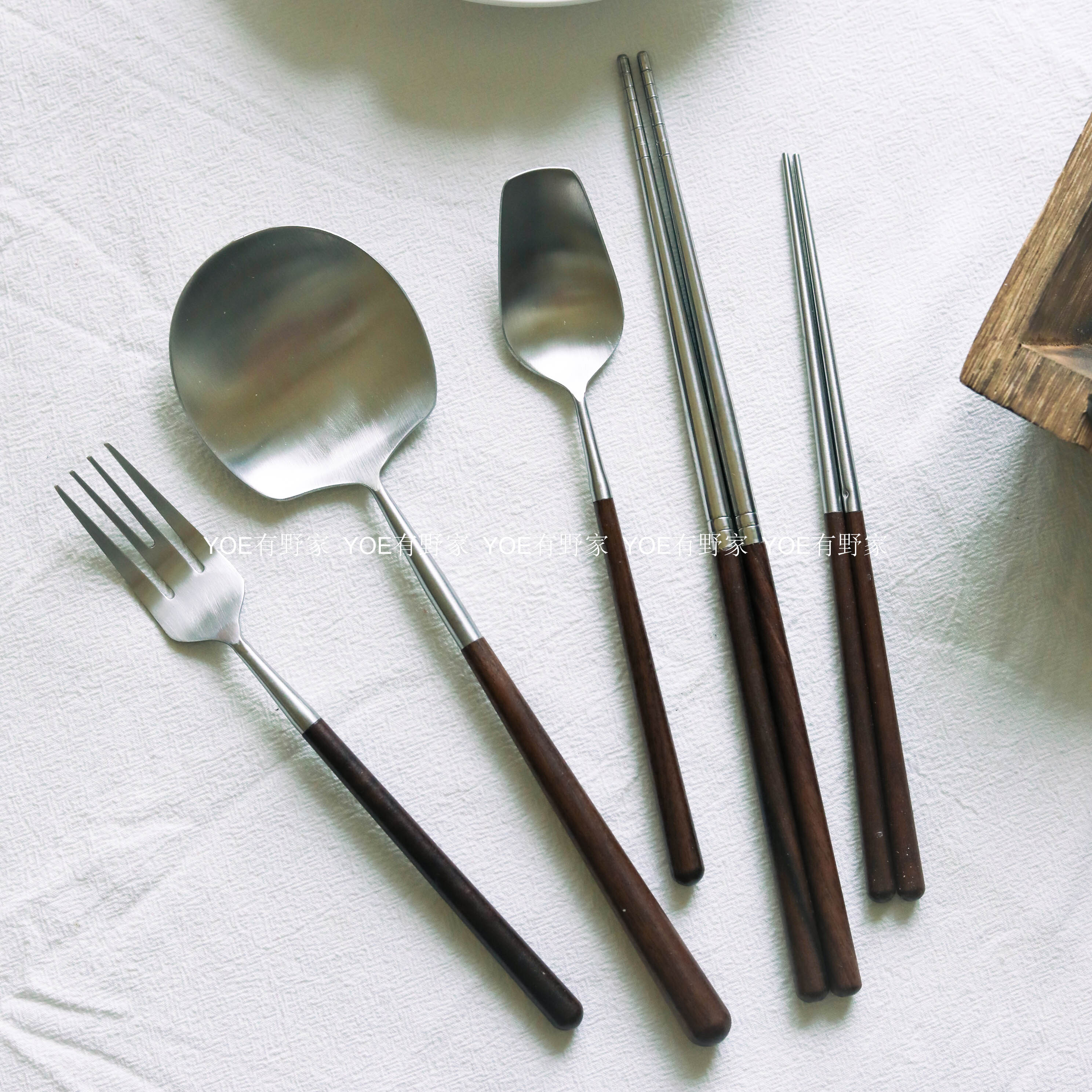 304不锈钢餐具套装复古胡桃木柄叉勺筷子菜勺公筷甜品勺家用勺子