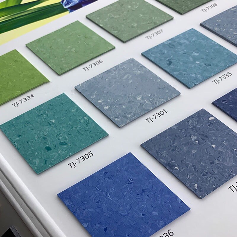 同质透心商用pvc地板胶医院院校幼儿园工厂商场办公耐磨阻燃卷材