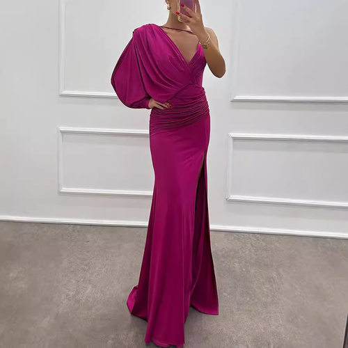 性感V领时尚设计款连衣裙 Sexy V-neck Fashion Design Dress