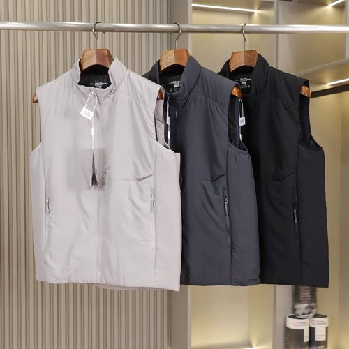 AT0M系列！线下1900+科技P棉！秋冬男士防泼水保暖立领棉马甲坎肩