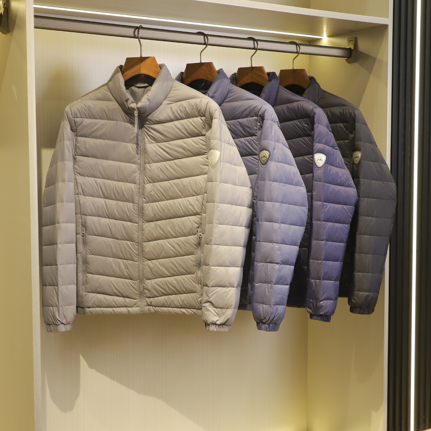 防风轻量羽绒系列~秋冬男士简约百搭加厚蓬松保暖立领排骨羽绒服