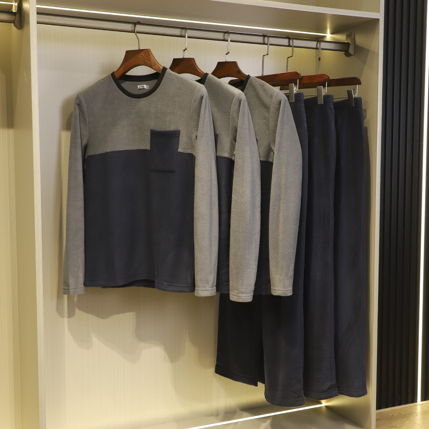 出欧单~两件套~秋冬男士柔软亲肤透气加绒保暖居家休闲套装睡衣