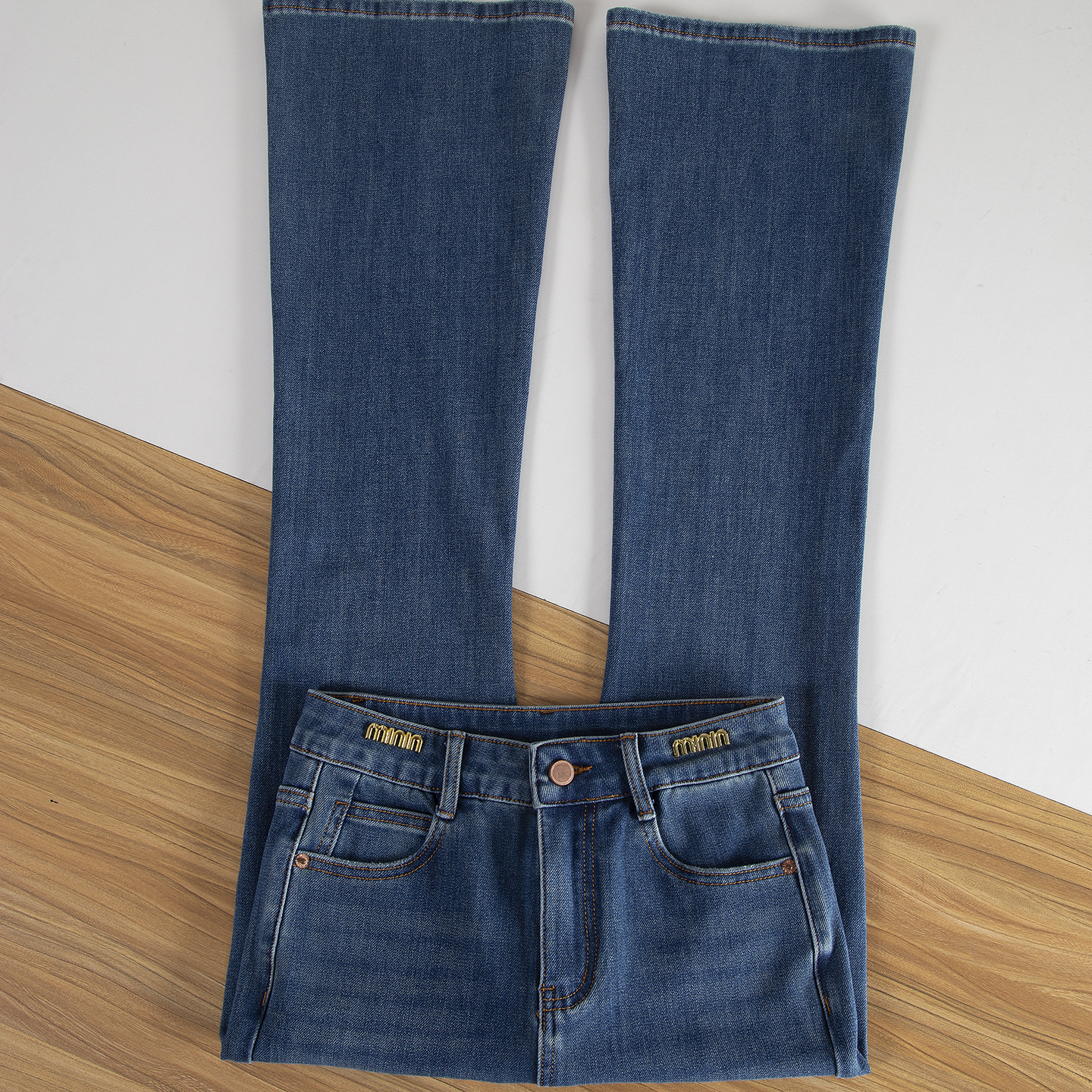 妙簇莱赛尔四面弹高腰牛仔喇叭裤