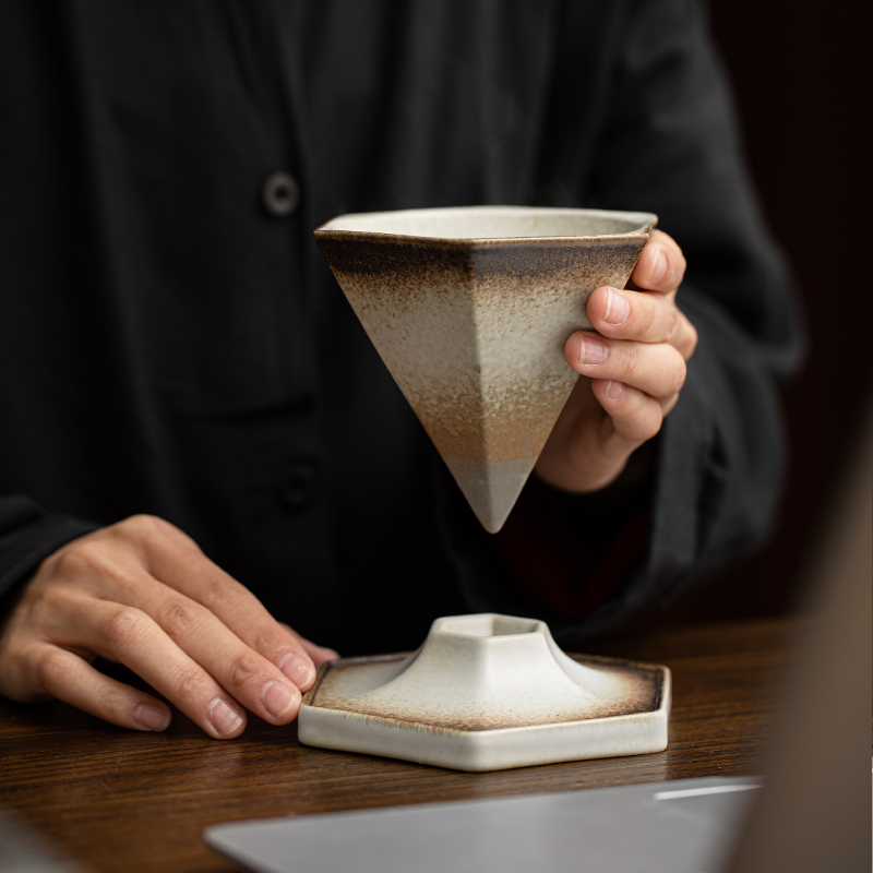 粗陶釉下彩咖啡杯中式复古陶瓷杯简约拉花拿铁杯创意马克杯带底座