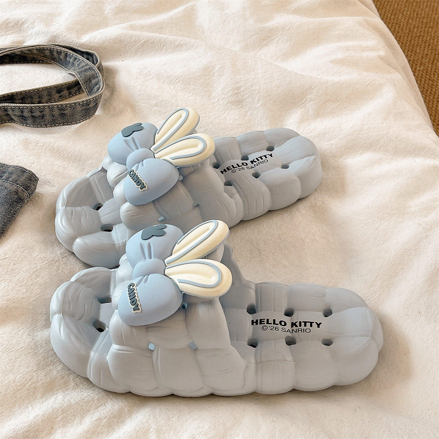 镂空浴室拖鞋女款夏季可爱蝴蝶结兔耳居家洗澡防滑漏水速干凉拖鞋