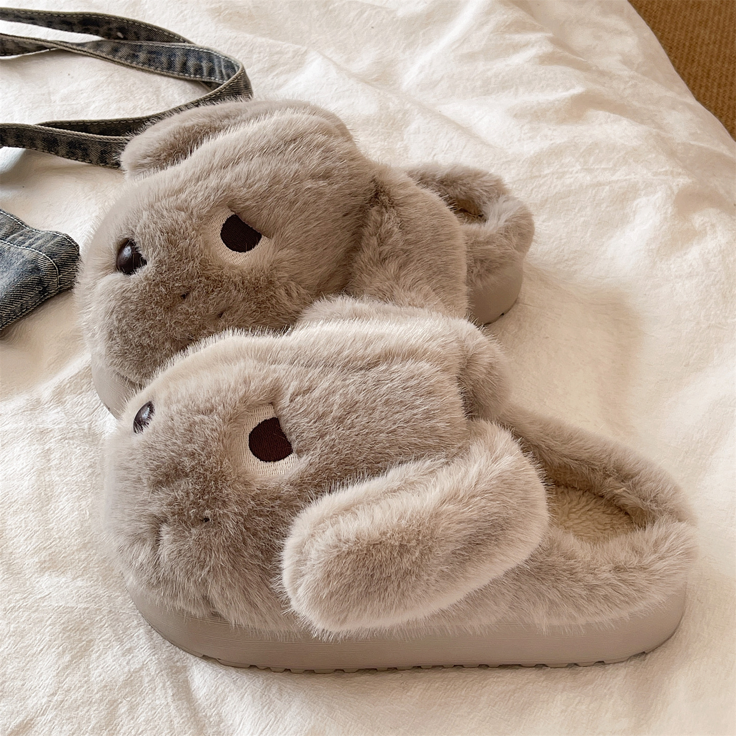 可爱小狗毛绒厚底保暖棉拖鞋