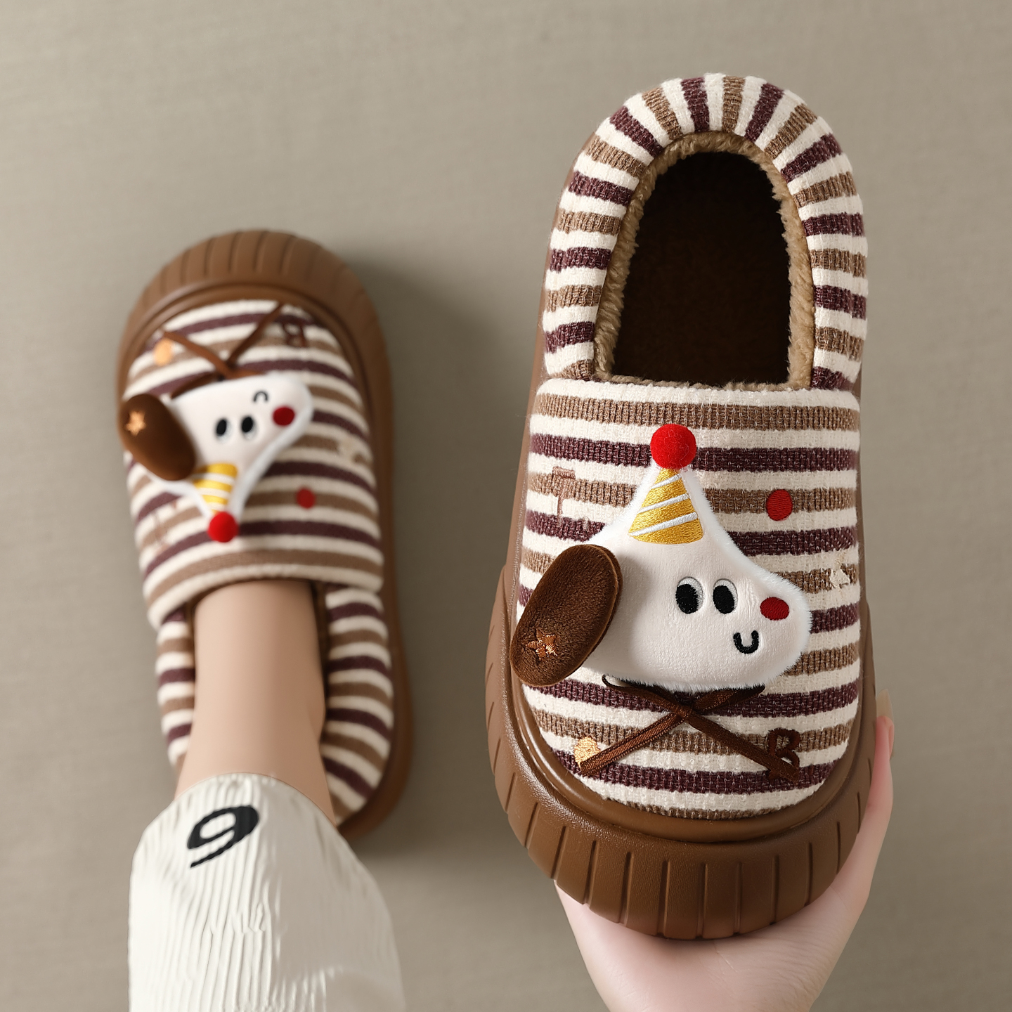 厚底踩屎感可爱毛绒保暖棉拖鞋