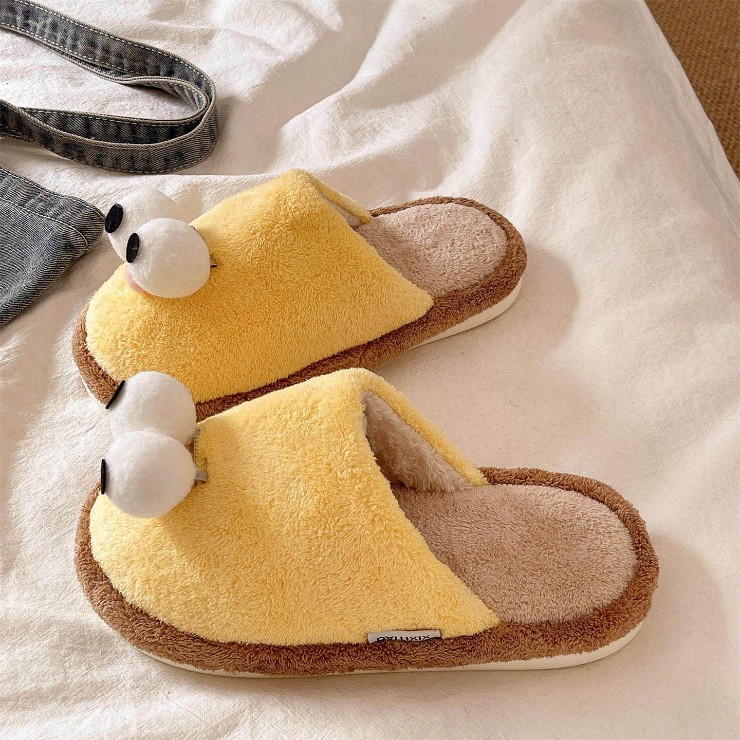 可爱大眼睛撞色保暖毛毛鞋