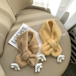 超萌可爱小熊手掌儿童毛毛围巾秋冬新款男女宝宝交叉毛绒保暖围脖