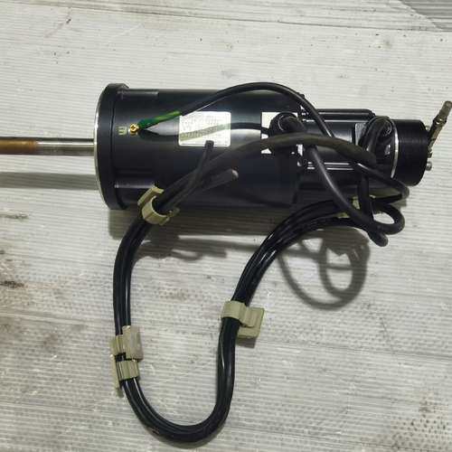 议价维修安川伺服电机，USAHEM-03CB2X，二手拆机，实图拍摄