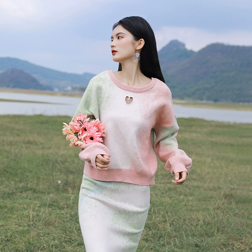 Демисезонный трикотажный свитер, платье, приталенный комплект