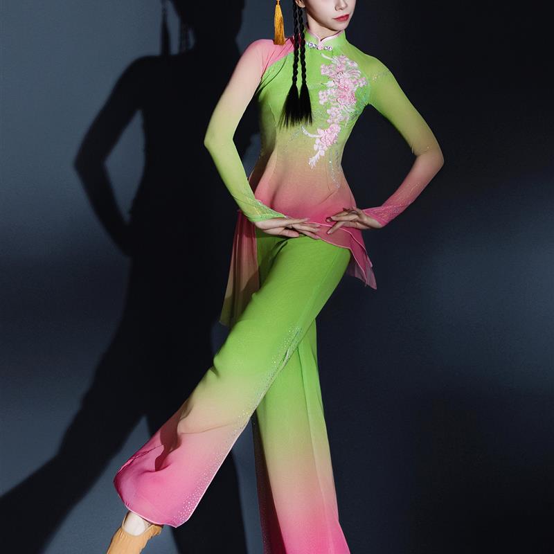 秧歌舞演出服装2025新款胶州古典扇子舞蹈服女剧目表演广场舞套装