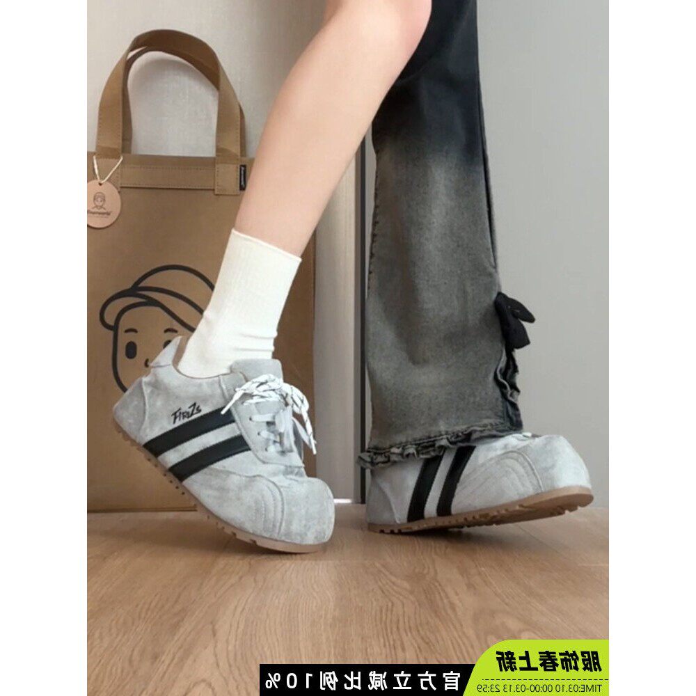 百搭运动板鞋女2026年超火的鞋子新款小众学生厚底老爹鞋女潮