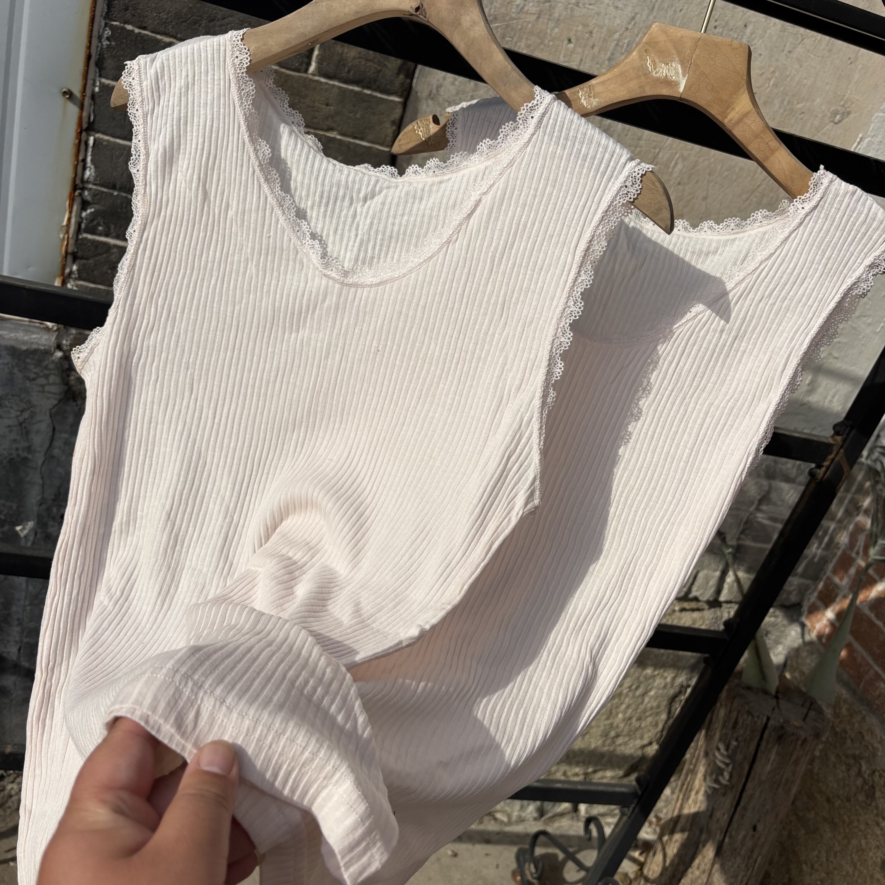 水洗螺纹棉！外贸日单女士薄款蕾丝v领打底背心纯棉舒适无袖上衣