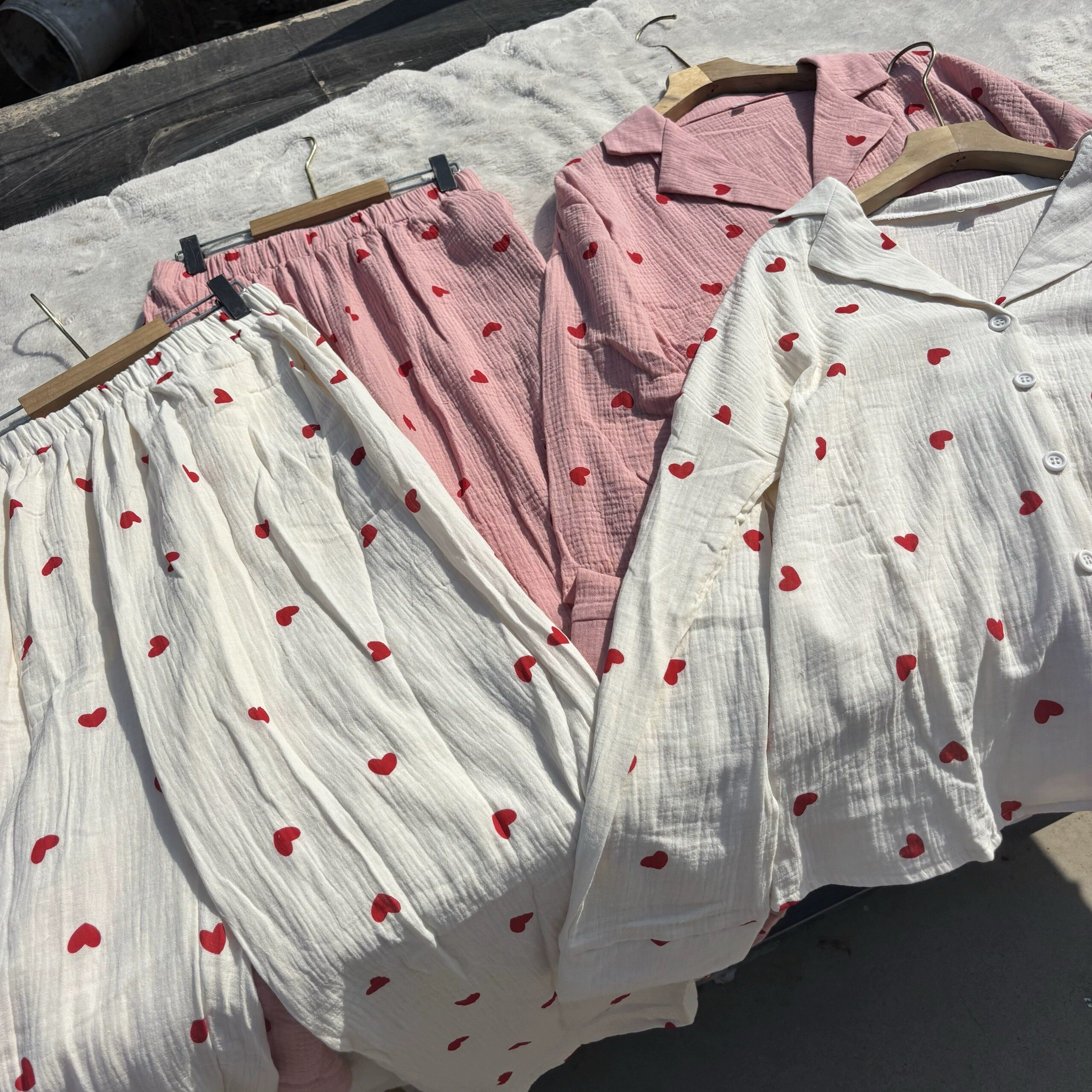 100%纯棉纱布。外贸欧美单女爱心印花长袖开衫长裤睡衣家居服套装