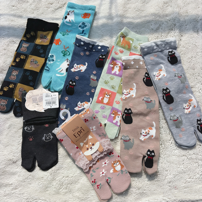 萌。外贸日单女卡通二指中筒袜可爱猫咪分趾猪蹄袜人字拖柴犬袜子