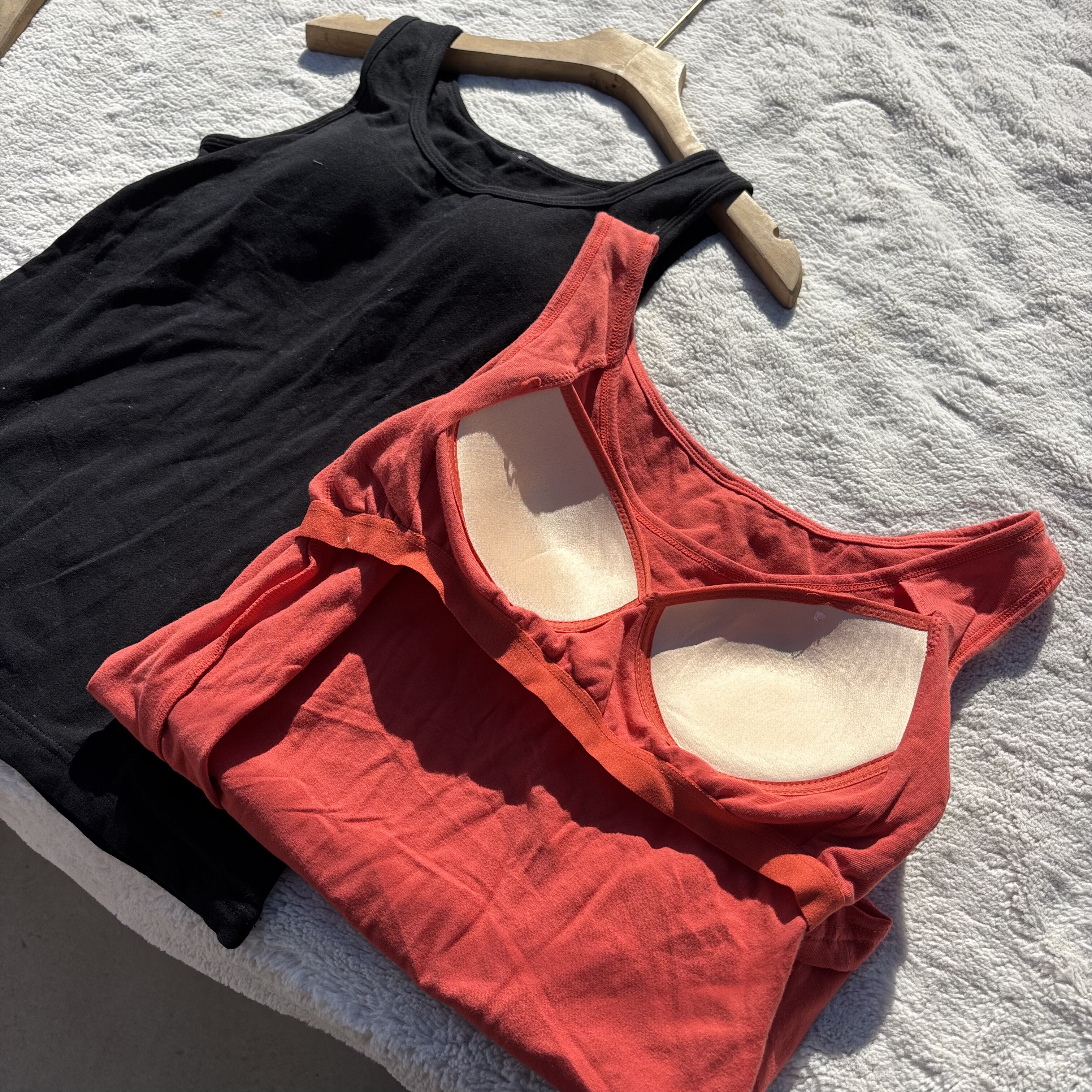 95%棉。外贸日单女士带罩杯一体胸垫免穿bra纯棉背心打底内衣纯色