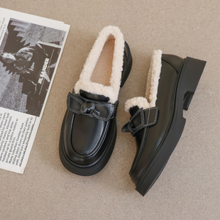 羊皮版~大码41到43女鞋英伦厚底小皮鞋秋冬加绒乐福鞋毛毛雪地靴
