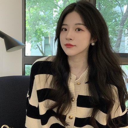 软糯撞色条纹圆领小香风针织开衫女春秋法式宽松短款外搭毛衣外套