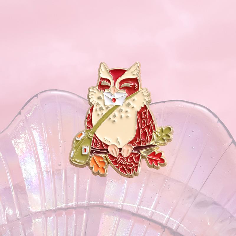 卡通可爱呆萌猫头鹰送信造型信胸针趣味动物鸟类使者合金徽章配饰