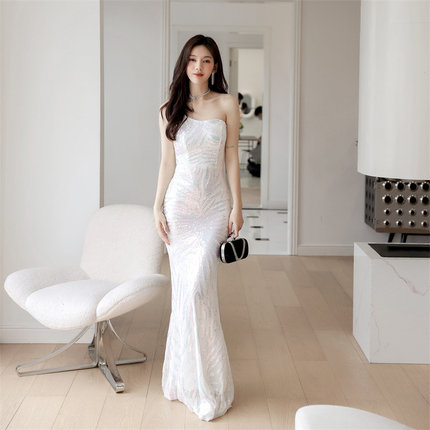 白色婚礼单肩吊带晚礼服亮片气场女王生日派对车模演员网红连衣裙