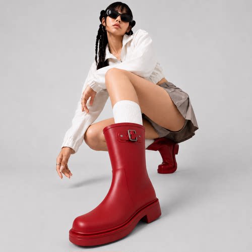 时尚红色雨鞋女士中筒防滑胶鞋搭扣防水雨靴软底套鞋户外成人软底