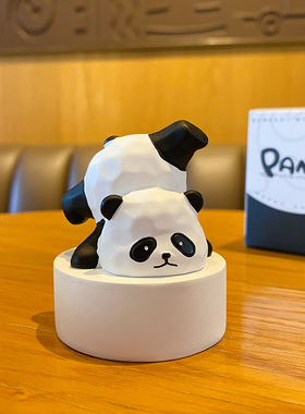 2025年新款四川花花熊猫桌面摆件