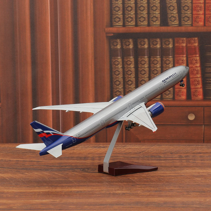 47厘米 客机飞机拼装模型波音777俄罗斯航空仿真航模摆件带轮带灯