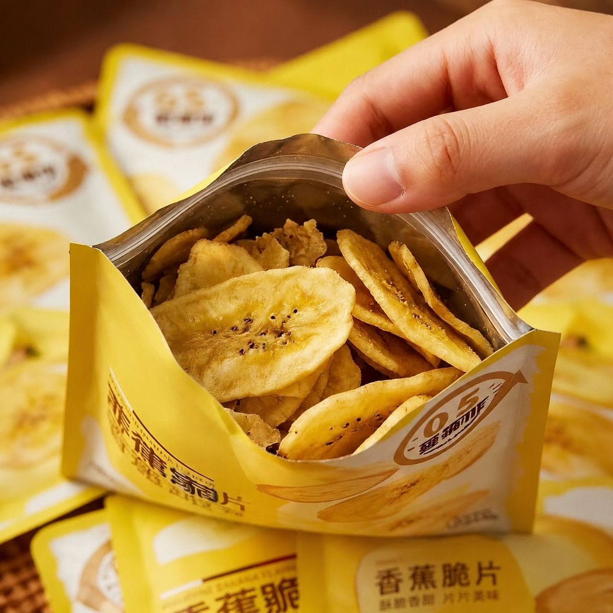 菲律宾香蕉薄脆新鲜香蕉制作即食追剧办公室宿舍休闲零食大礼包