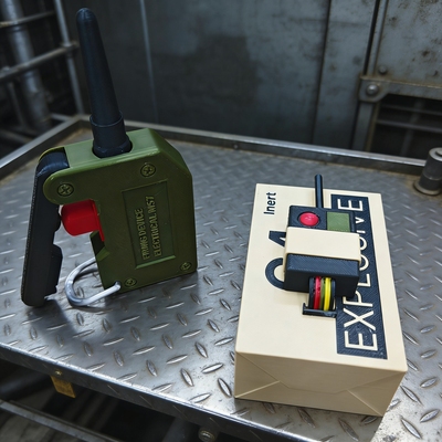 儿童吃鸡装备道具C4炸弹模型套装仿真手榴弹玩具引爆器CSGO周边