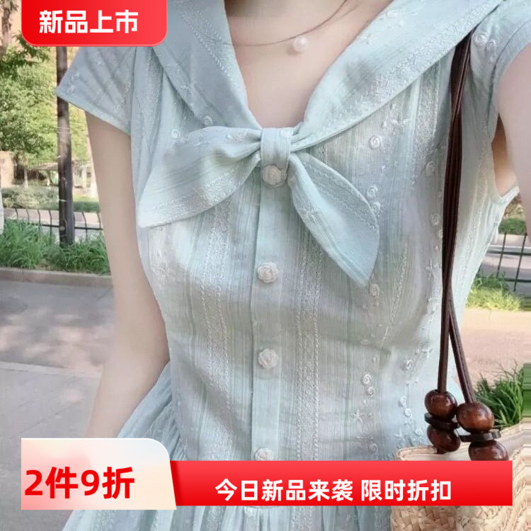 新款2026夏季新款超好看韩版蝴蝶结纯色碎花掐腰A字连衣裙新款