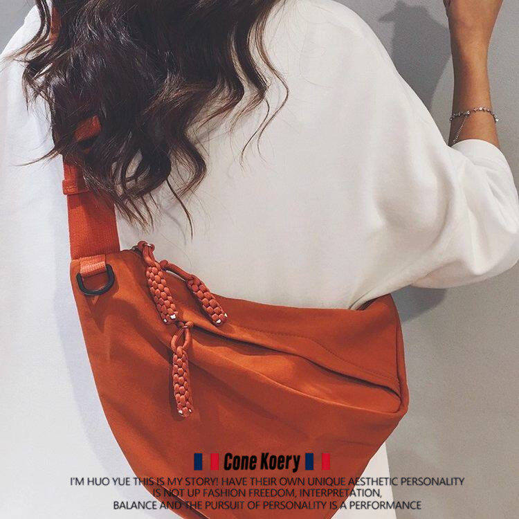 法国帆布包女新款大容量胸包休闲斜挎饺子包运动旅游骑行单肩背包