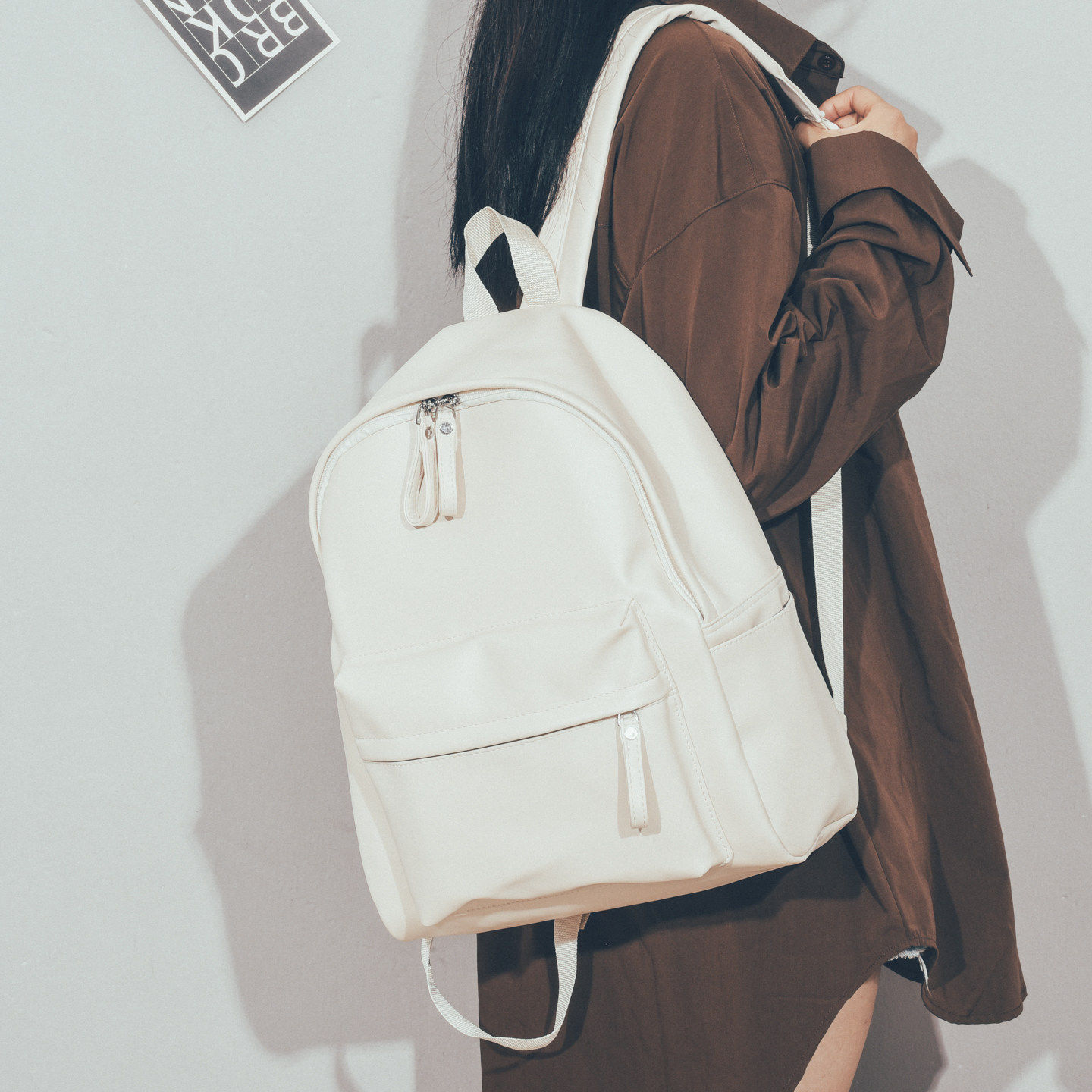 法国ZAMP纯色高级感背包女软皮质复古大学生书包通勤简约双肩背包