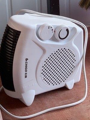 学生写作业取暖器办公室小太阳