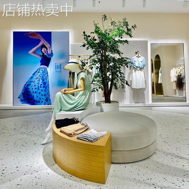 现代海绵布艺简约双层组合双人圆形木沙发服装店小户型简易凳子