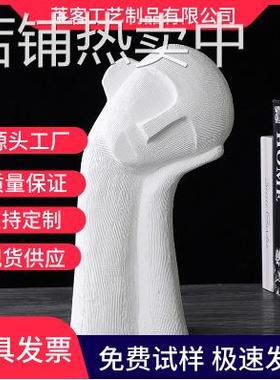 歪头人物树脂工艺品摆件客厅办公室样板间电视柜家居软装饰品
