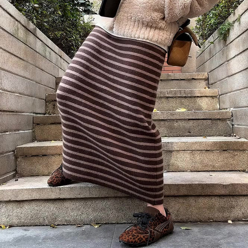 高端定制咖色毛呢大码条纹半身裙
