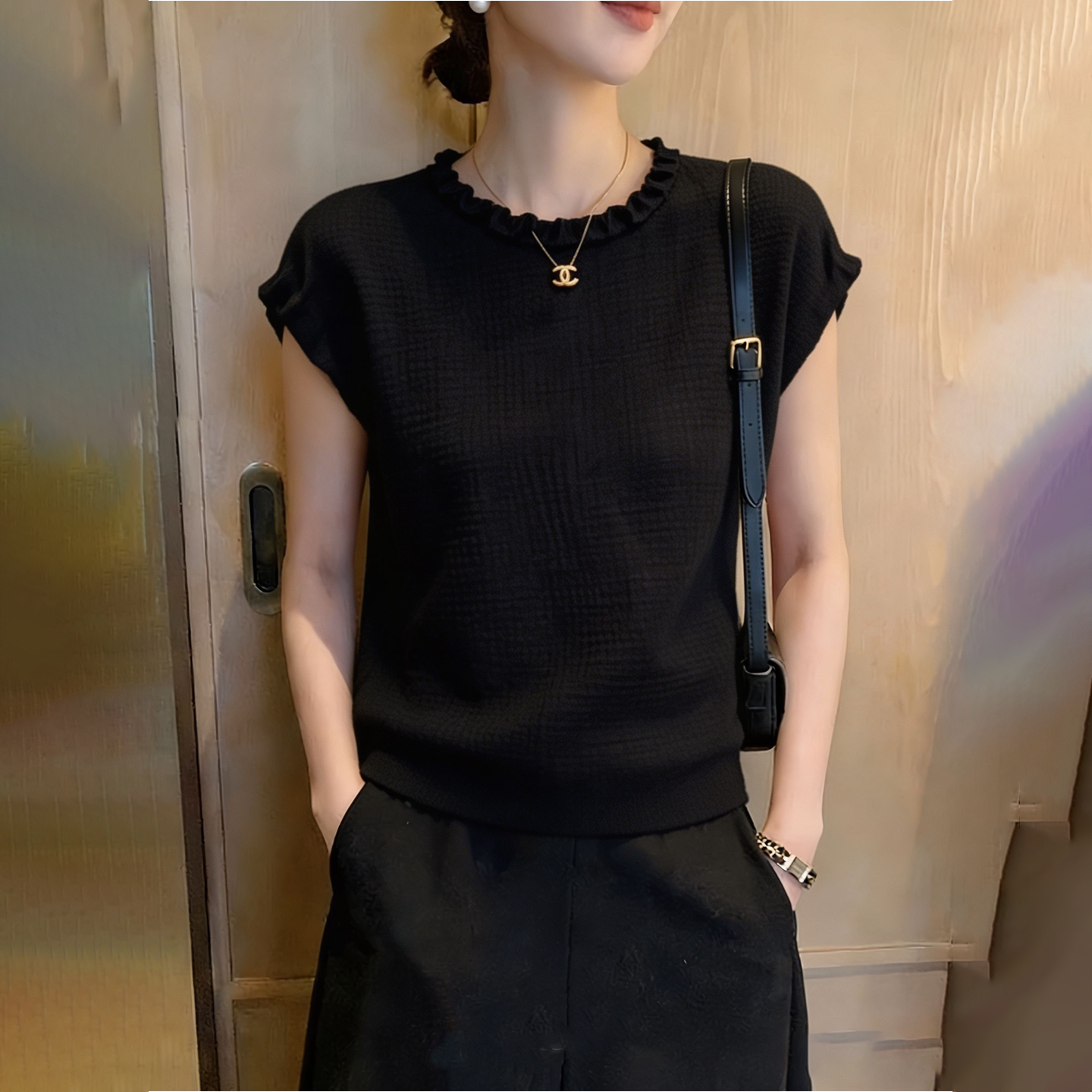 欧货高端定制纯黑色大码直筒上衣女2026夏季新款轻熟风木耳边衬衫