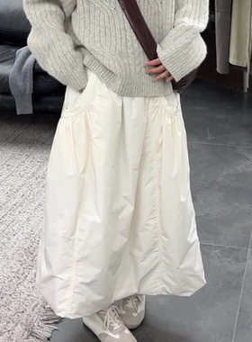 白色高腰百搭半身裙女2025年冬季新款韩系休闲风松弛感A字花苞裙