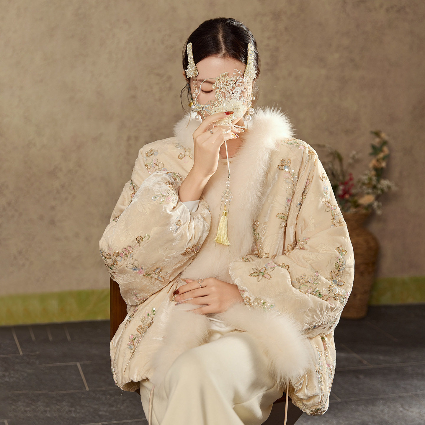 国风新中式女装冬季重工刺绣设计狸毛毛领华贵外套羽绒服,女装/女士精品,羽绒服,淘宝优惠券,粉丝福利购,淘宝优惠卷