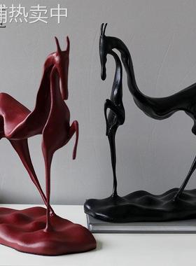 简约现代五金马工艺品摆件售楼部样板间客厅书房玄关桌面软装饰品