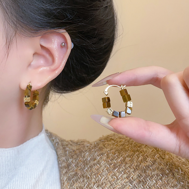 美拉德复古琥珀金色耳环