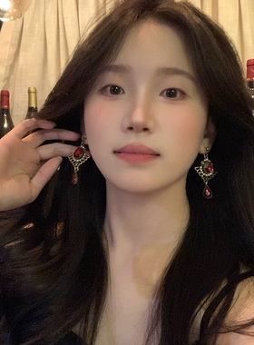 复古宫廷红色水滴耳环女港风轻奢宝石流苏耳饰品百搭晚宴气质耳钉