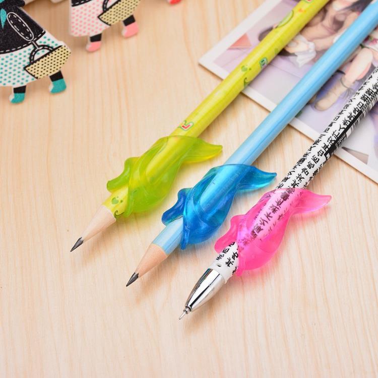 鲨鱼 握笔器 铅笔套 小学生学习用品|msdalam kategori Kamus elektronik/buku kertas elektronik/alat tulis, Tulis lain-lain - dari Buy2taobao.com untuk memberikan perkhidmatan ejen Taobao profesional membeli