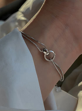 极简风手链女双环相扣手环2024年新款潮轻奢小众设计高级感手饰品