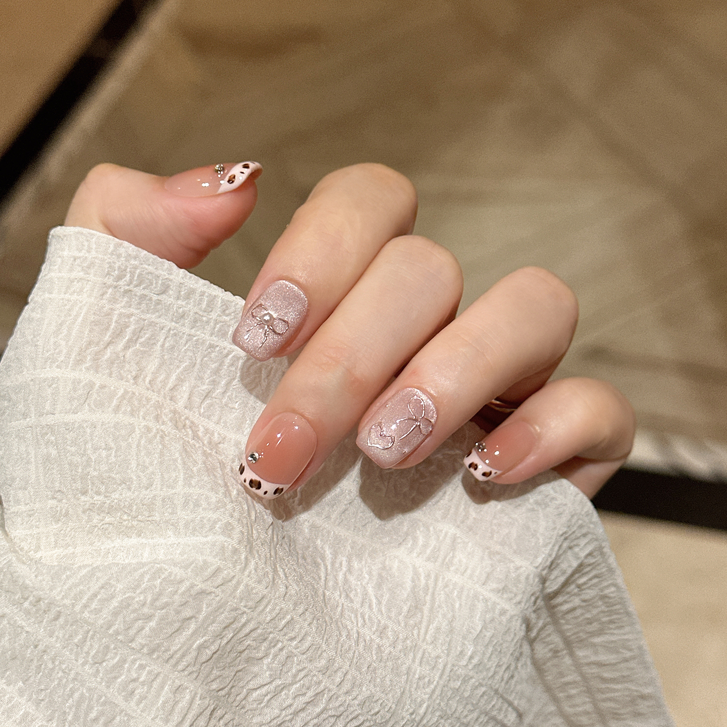 网红爆款纯手工穿戴甲法式豹纹猫眼蝴蝶结简约日常假指甲贴片成品